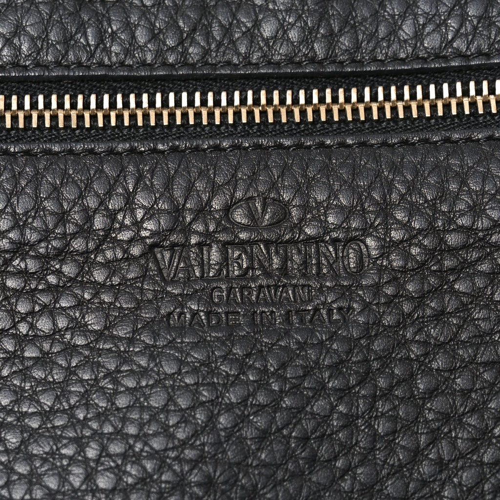 Pebbled Calfskin Medium Rockstud Tote Black