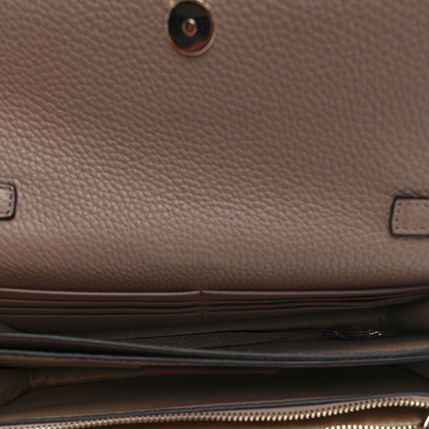 Grainy Calfskin Rockstud Chain Pouch Poudre