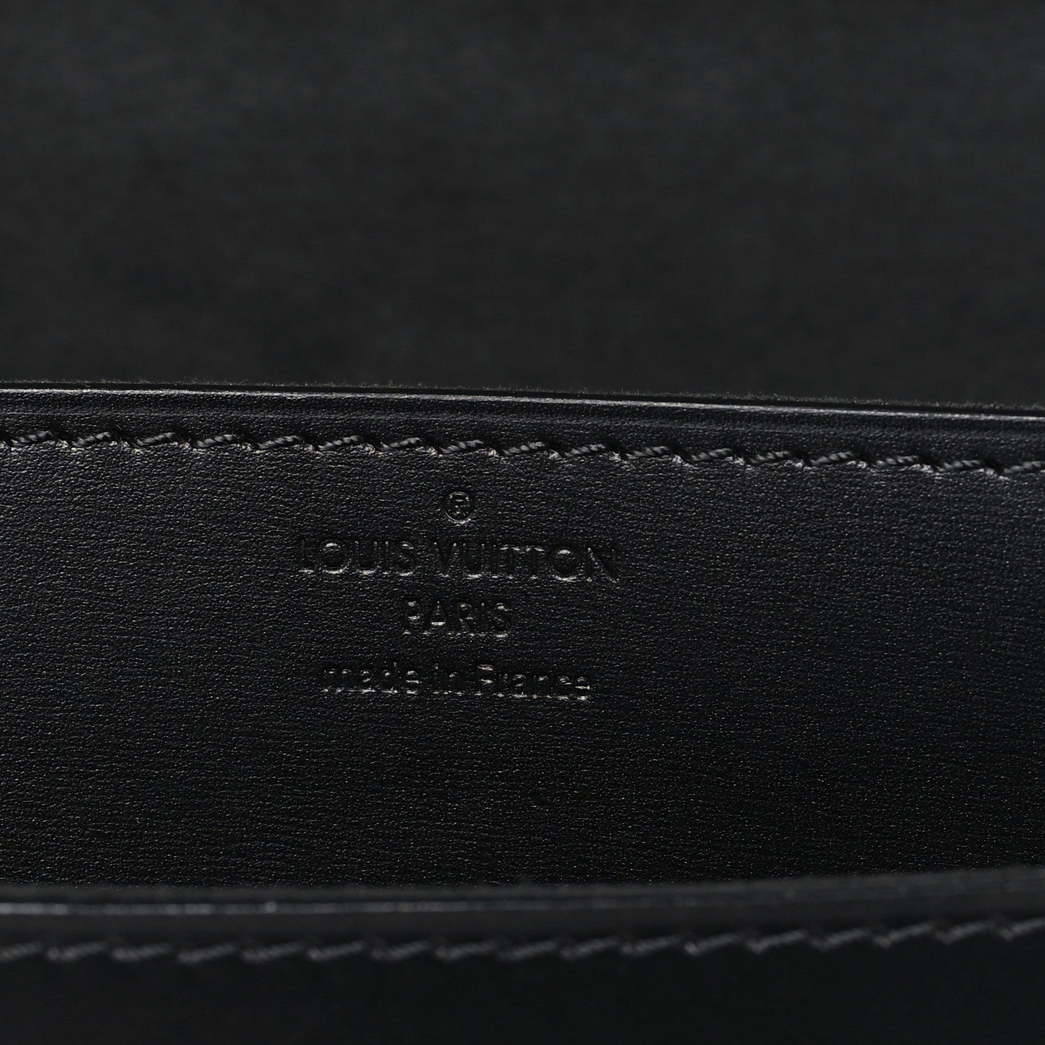 Calfskin Chain Louise GM Black