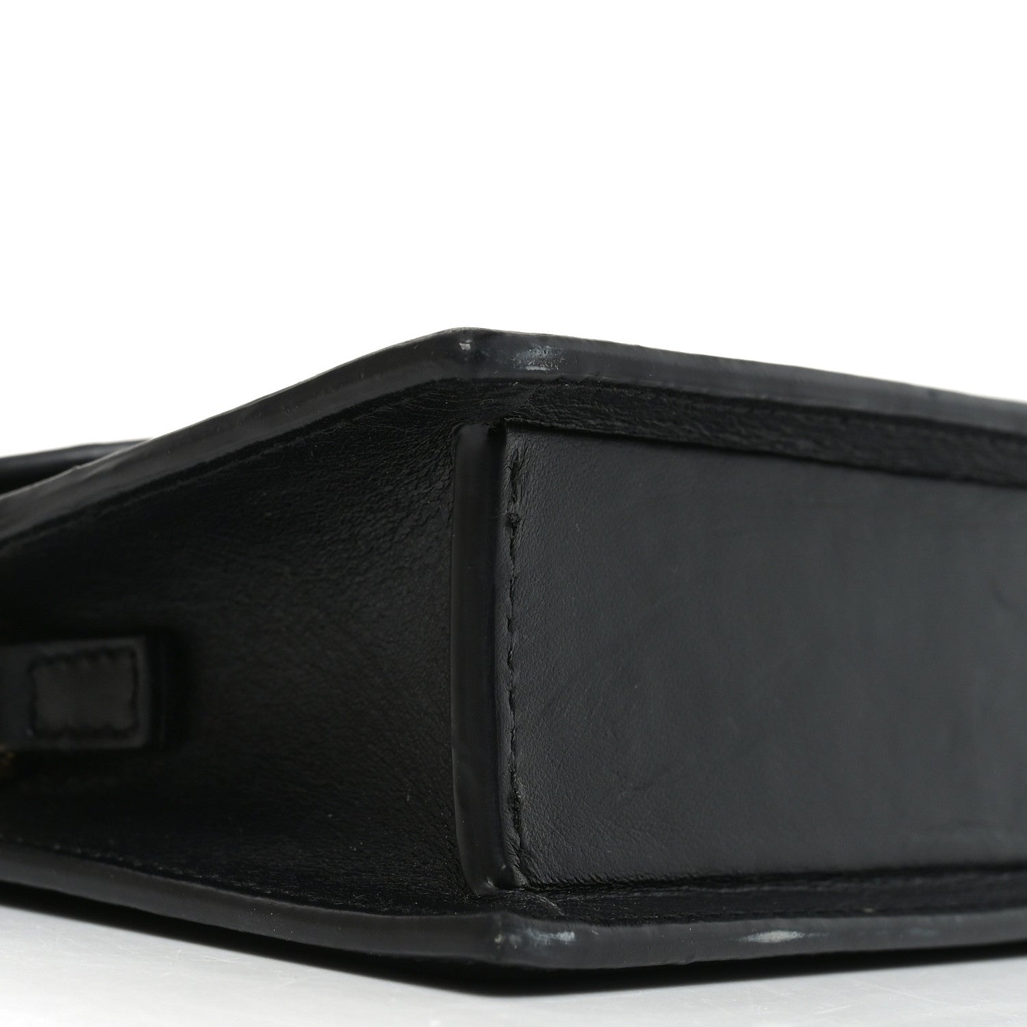 Smooth Calfskin Le Sac Rond Black