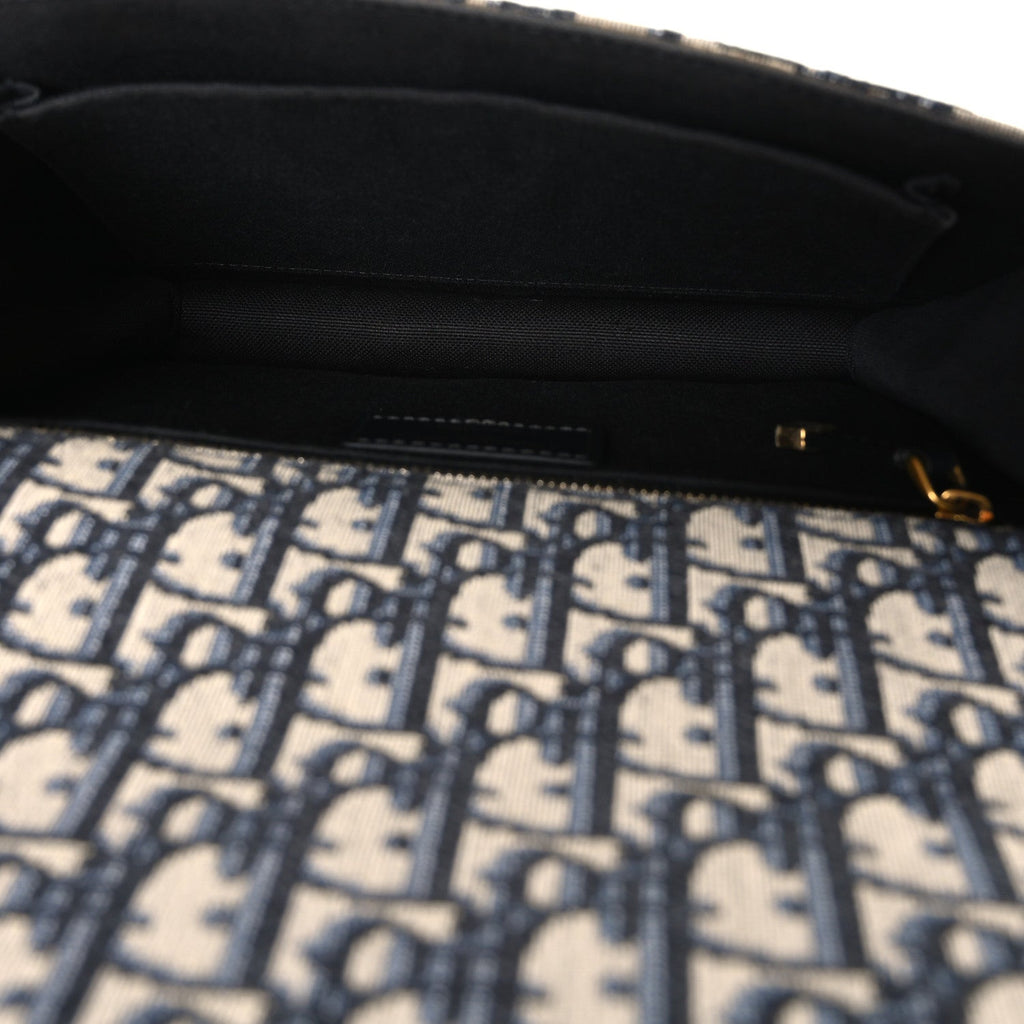 Oblique 30 Montaigne Flap Bag Blue