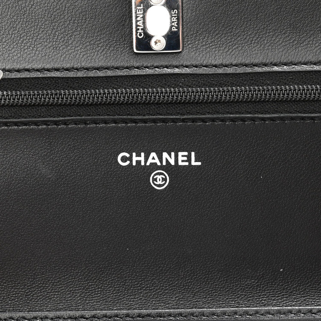 Lambskin Quilted CC Turnlock Wallet On Chain WOC Black