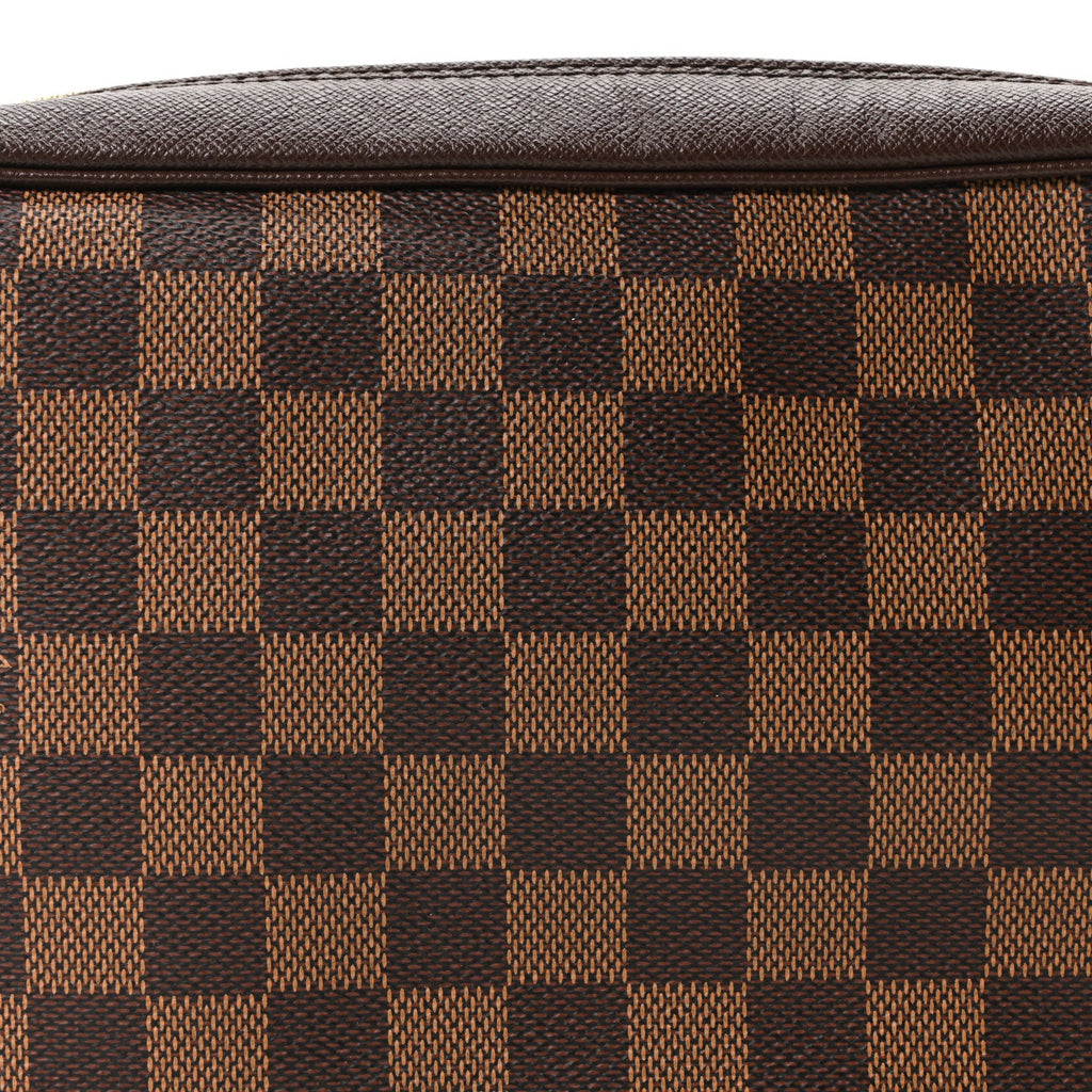 Damier Ebene Trousse Toilette 28