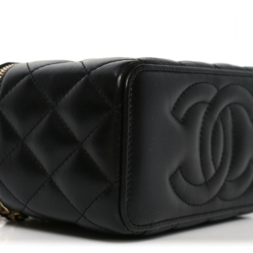 Lambskin Quilted Pearl Crush Small Vanity Case With Chain Black