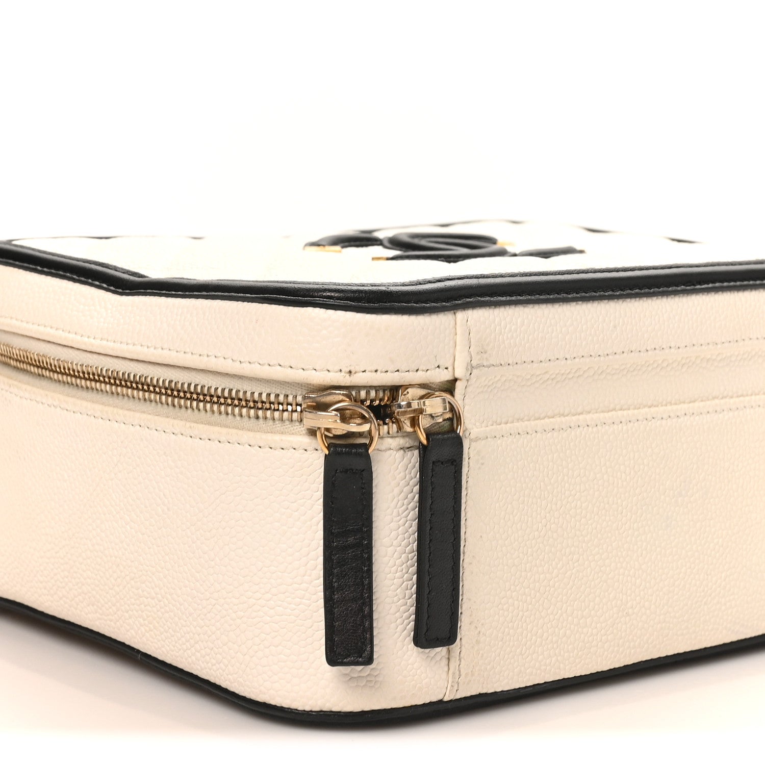 Caviar Quilted Large CC Filigree Vanity Case White Black