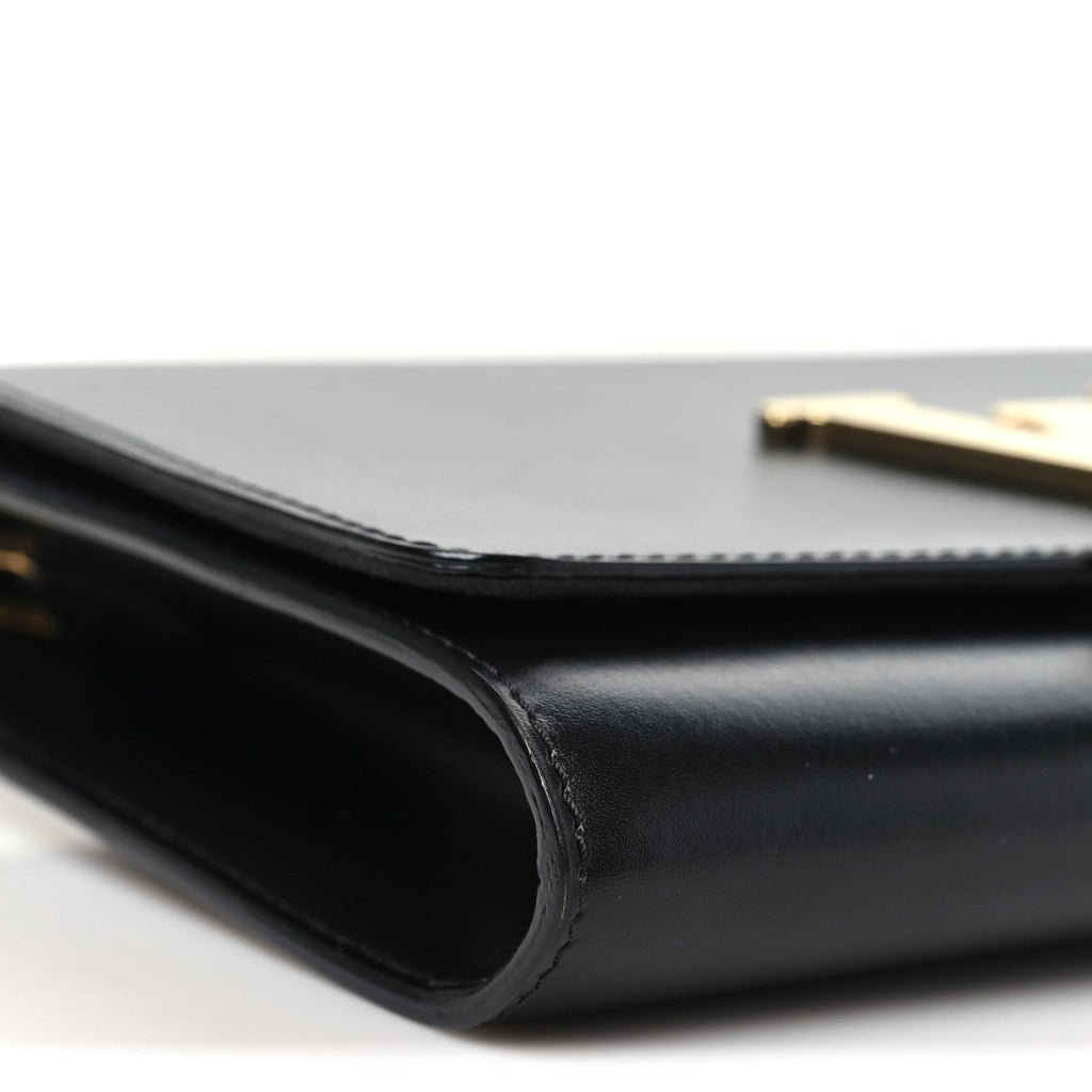 Calfskin Chain Louise GM Black