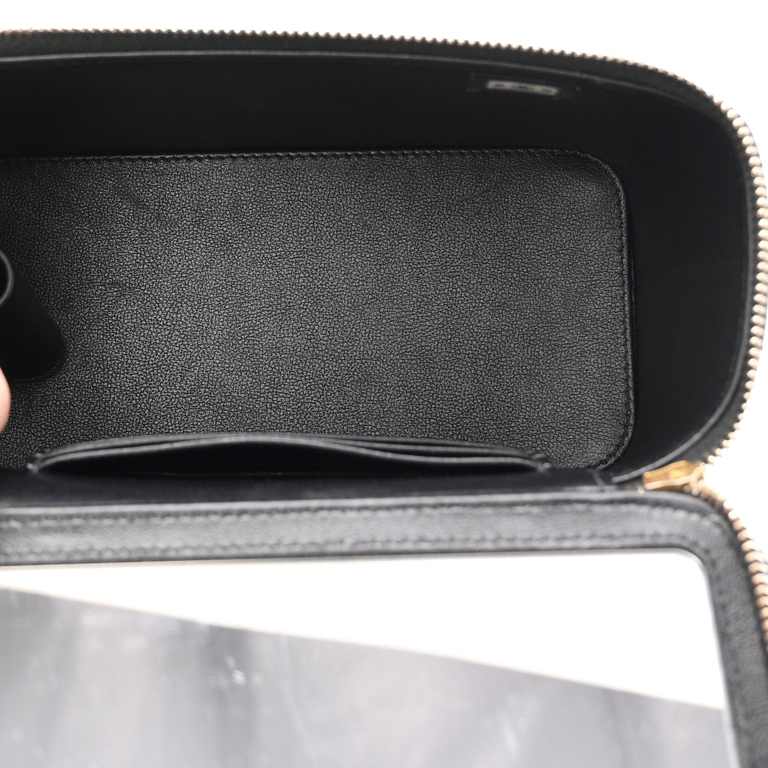 Pearly Caviar Quilted Fit For You Small Vanity Case With Chain Black