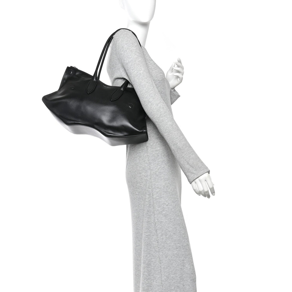 Calfskin The Manta Bag Black Black