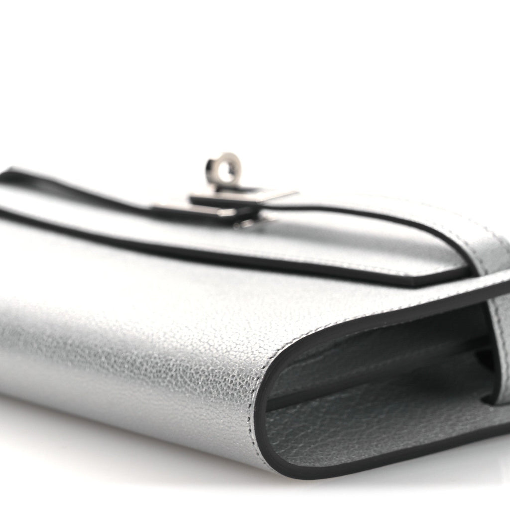 Metallic Chevre Chamkilight Kelly Wallet To Go Argent