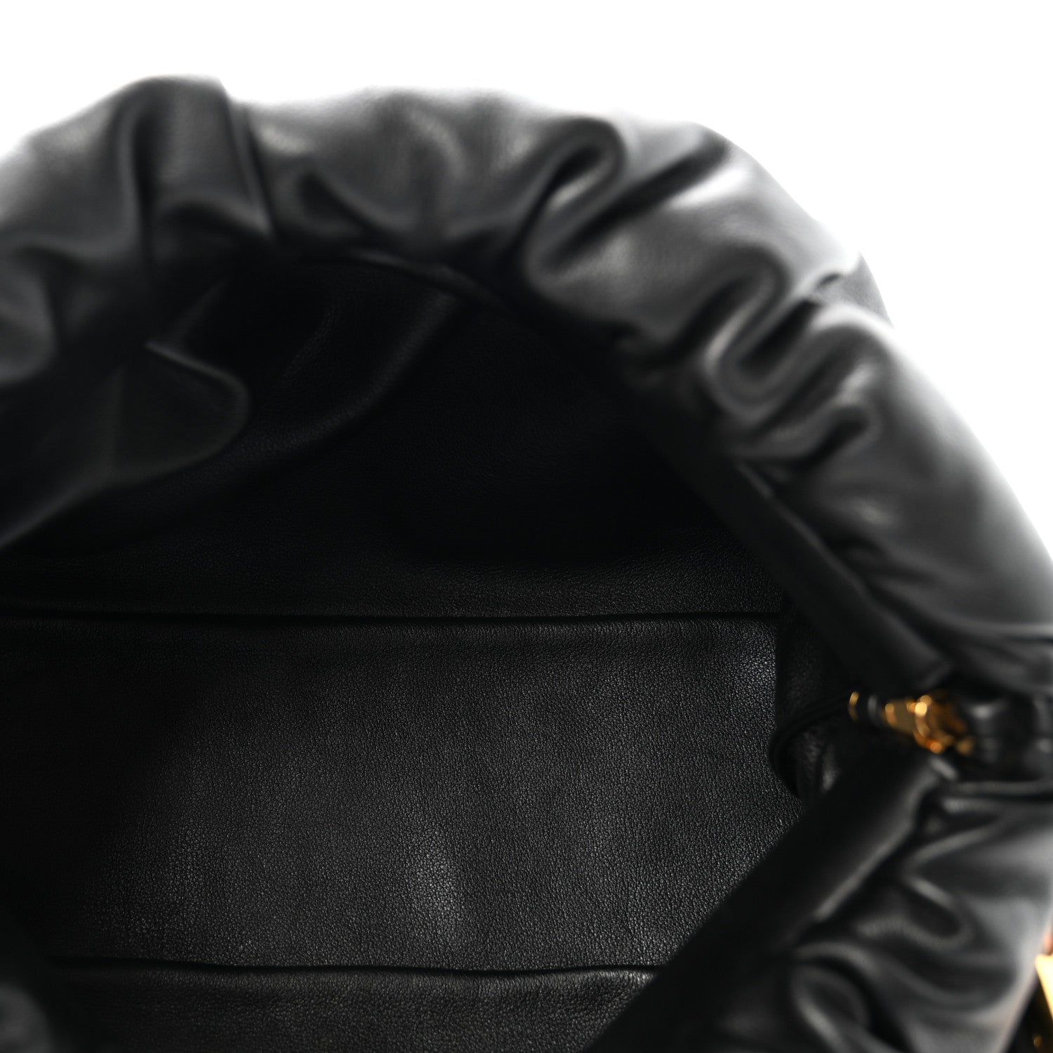 Calfskin The Pouch Chain Black