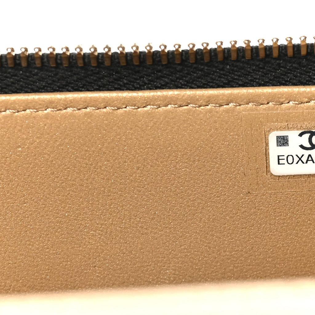 Lambskin Quilted Pearl Crush Small Vanity Case With Chain Black