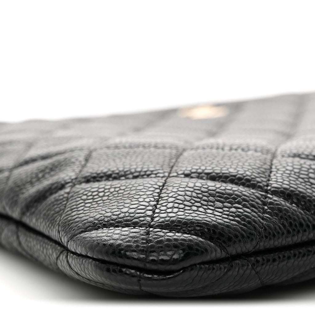 Caviar Quilted Medium Cosmetic Case Black