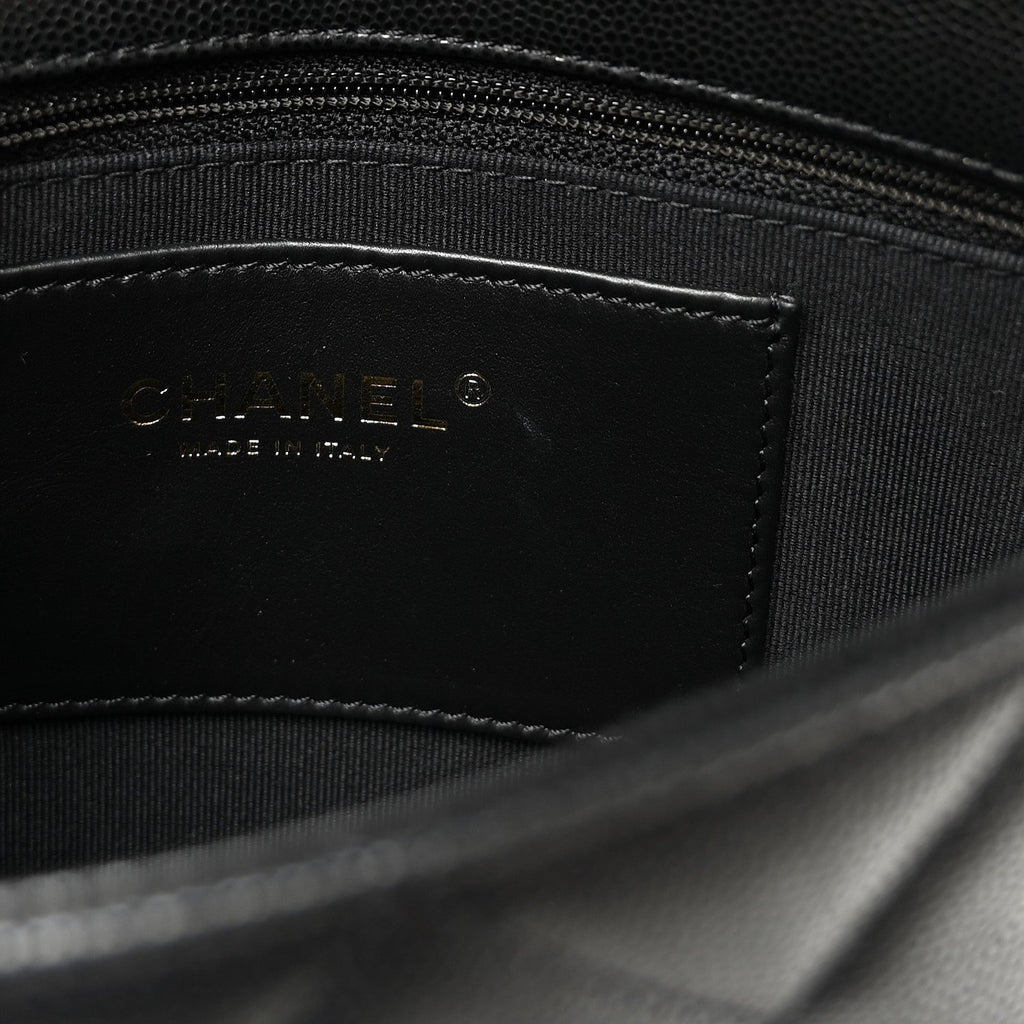 Shiny Caviar Quilted Mini Chain Messenger Flap Bag Black