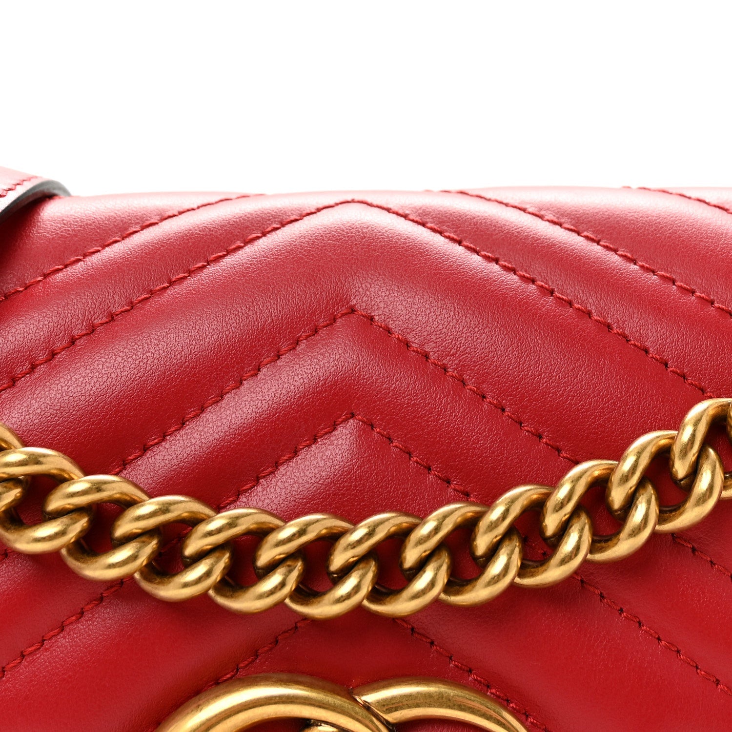 Calfskin Matelasse Small GG Marmont Shoulder Bag Hibiscus Red