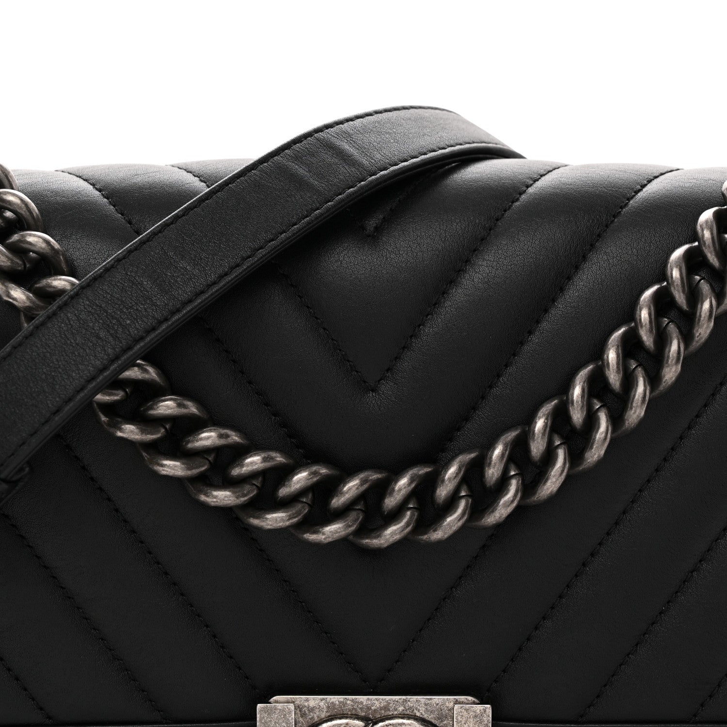 Calfskin Chevron Quilted Medium Boy Flap Black