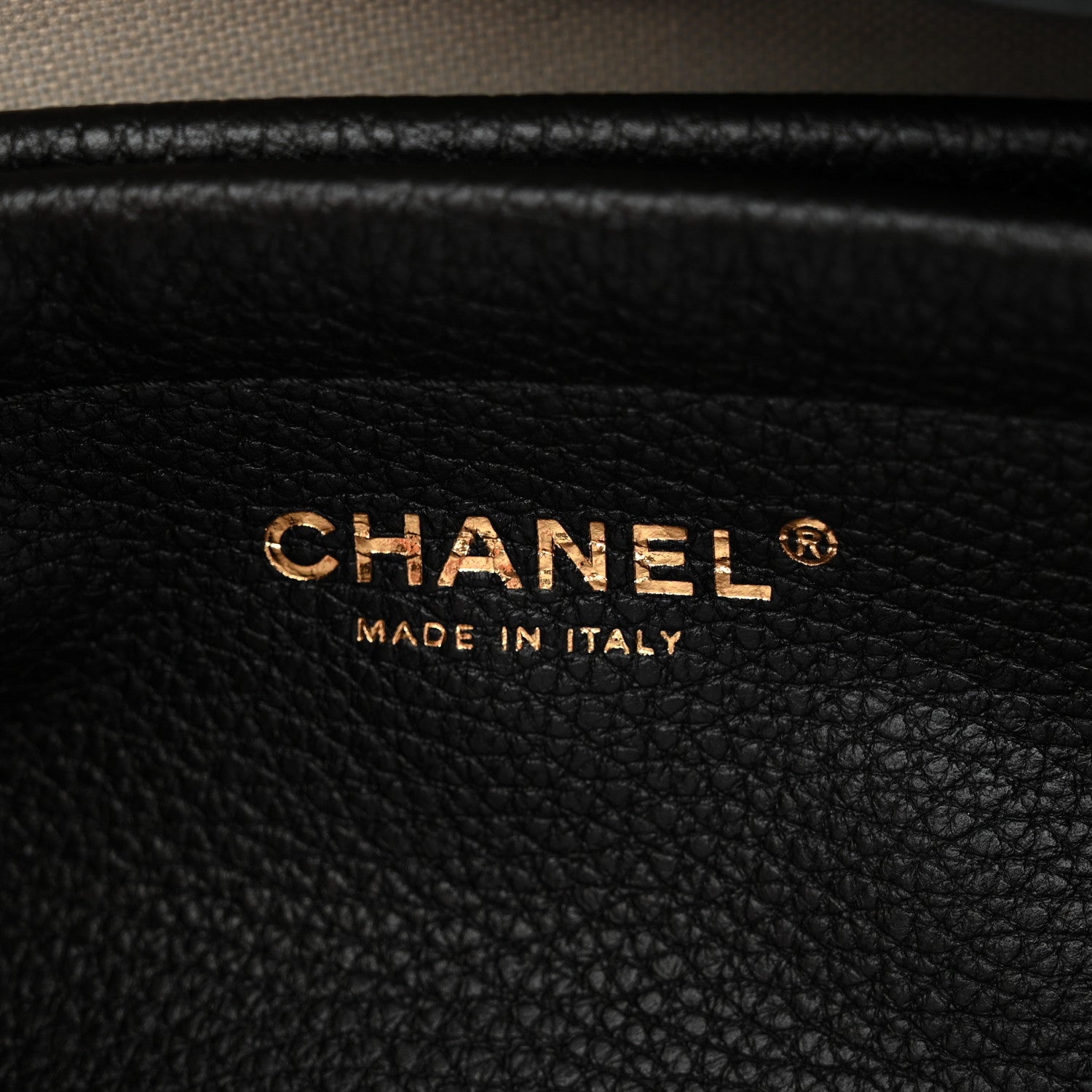 Grained Calfskin Stitched Urban Essentials Small Shopping Bag Black