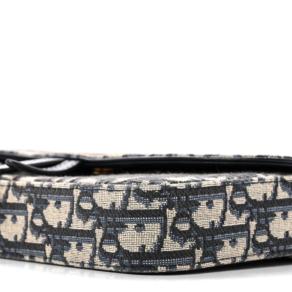 Oblique Saddle Chain Pouch Blue