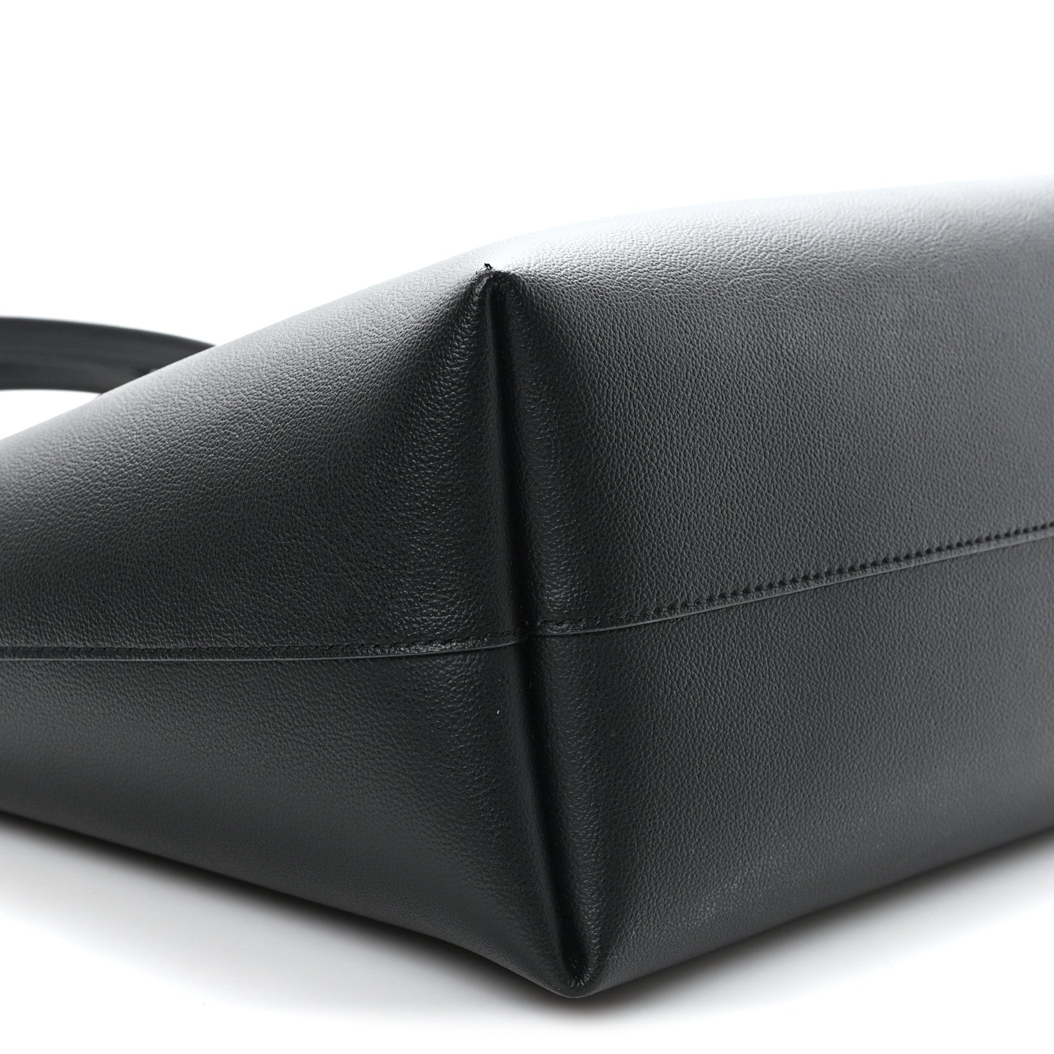 Calfskin Virtus Tote Black