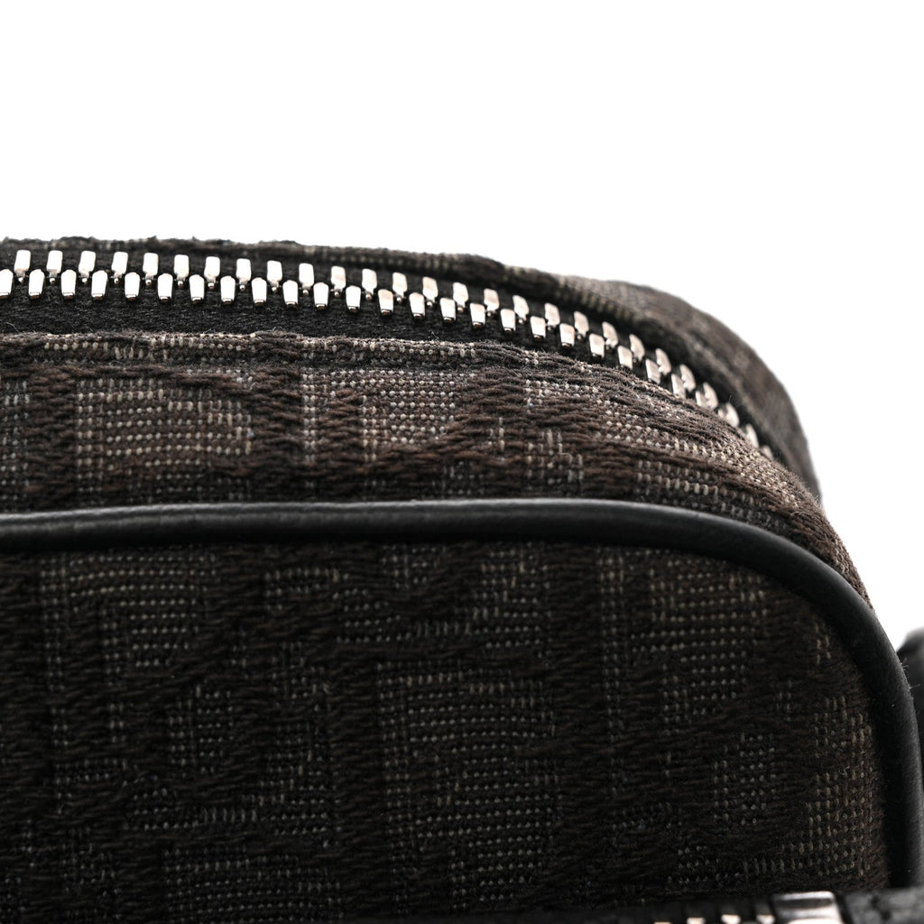 Oblique Saddle Triple Pouch Black