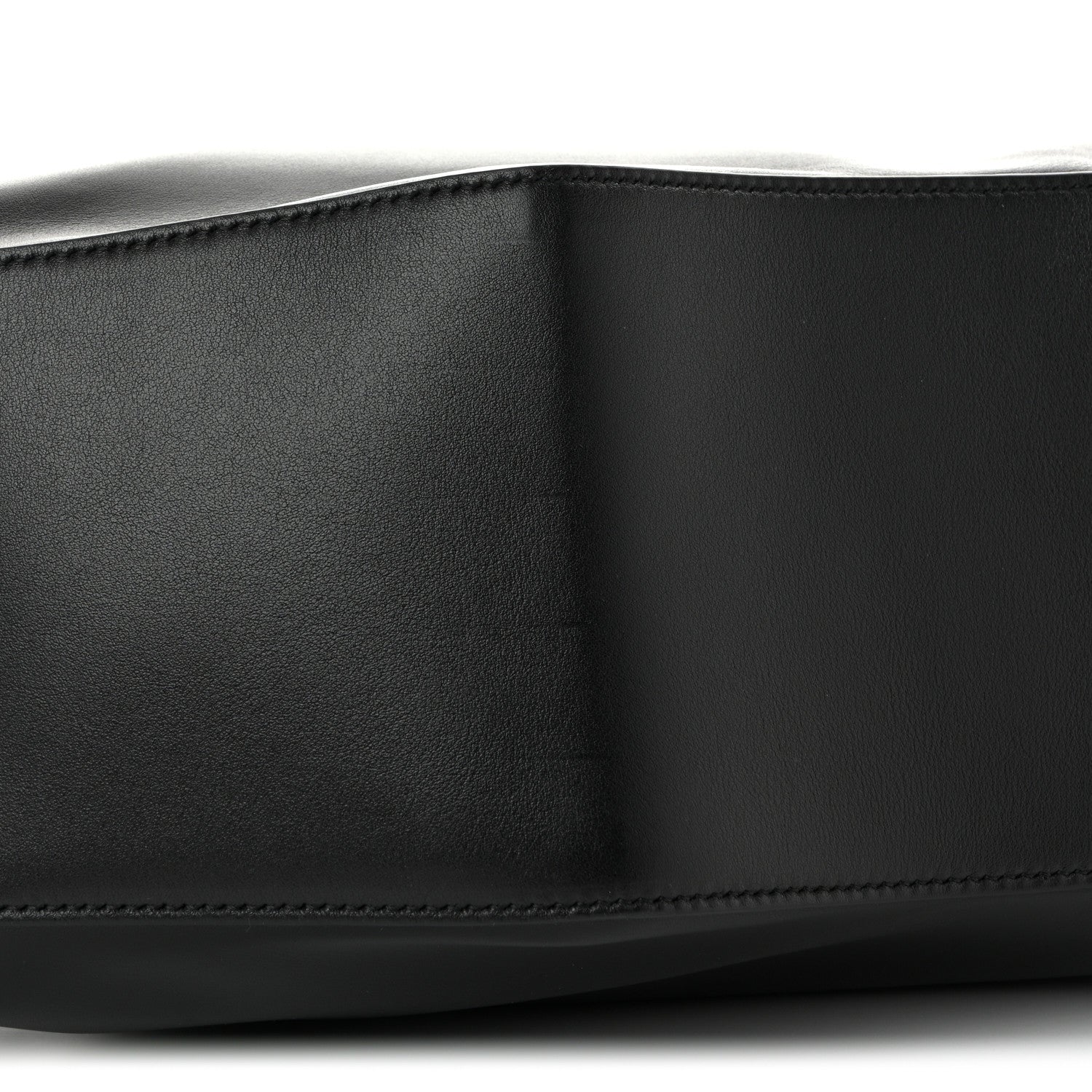 Calfskin The Manta Bag Black Black