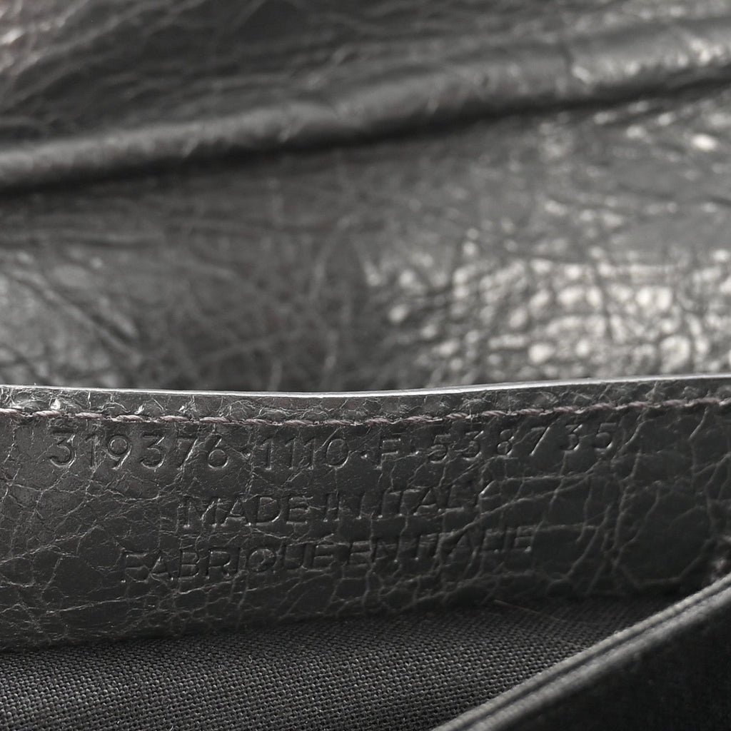 Agneau Classic Hardware Envelope Strap Clutch Gris Fossile