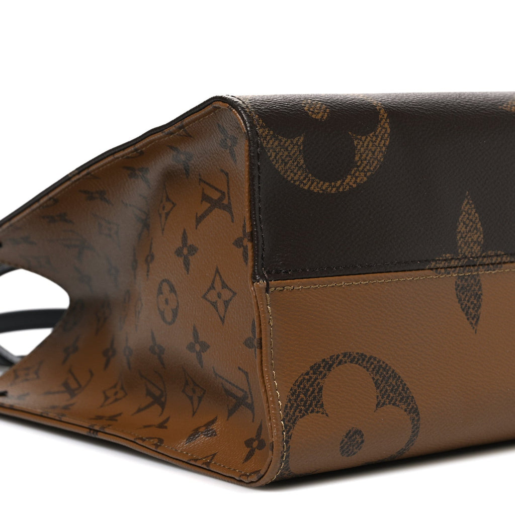 Reverse Monogram Giant Onthego MM