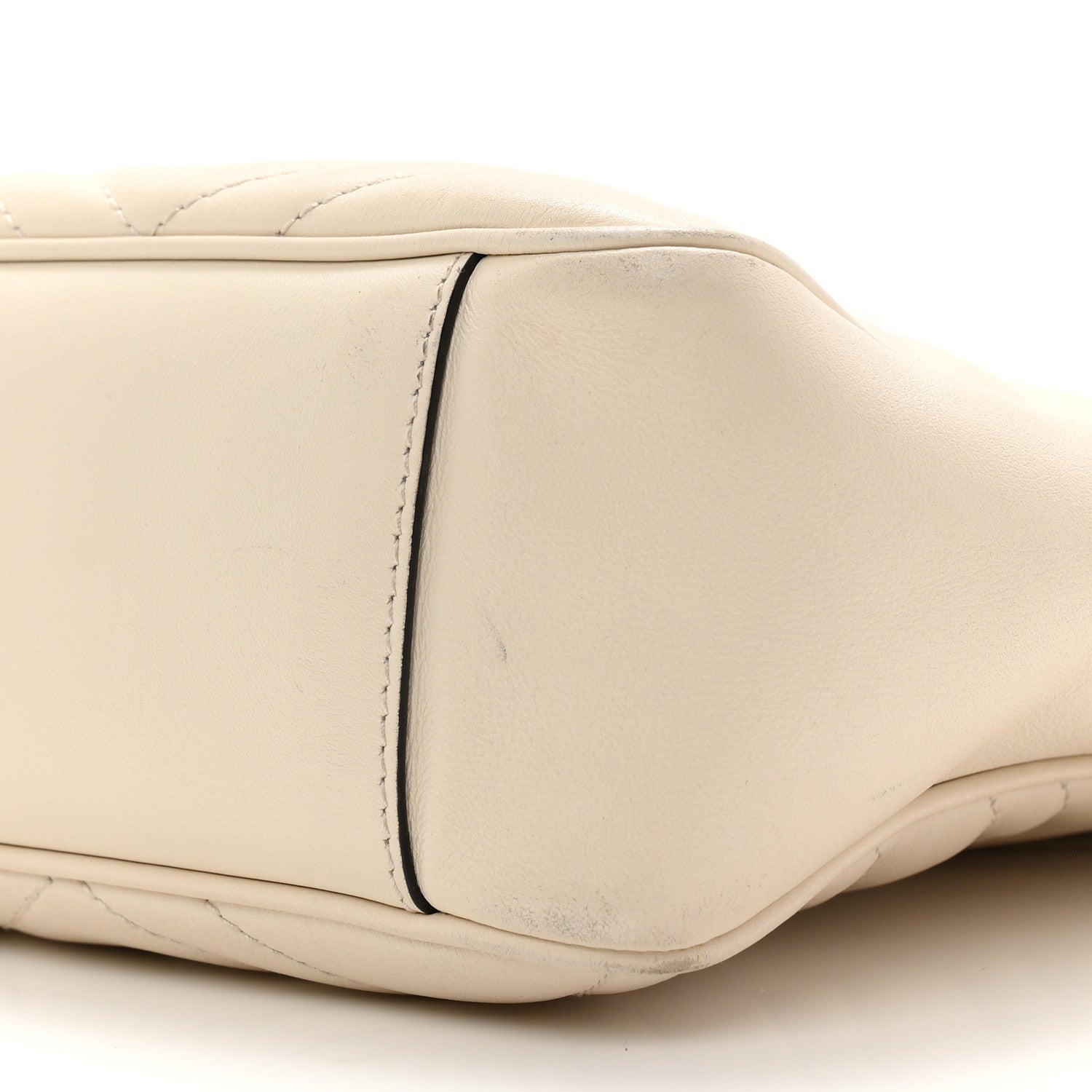 Calfskin Matelasse Medium GG Marmont Open Top Shoulder Bag White