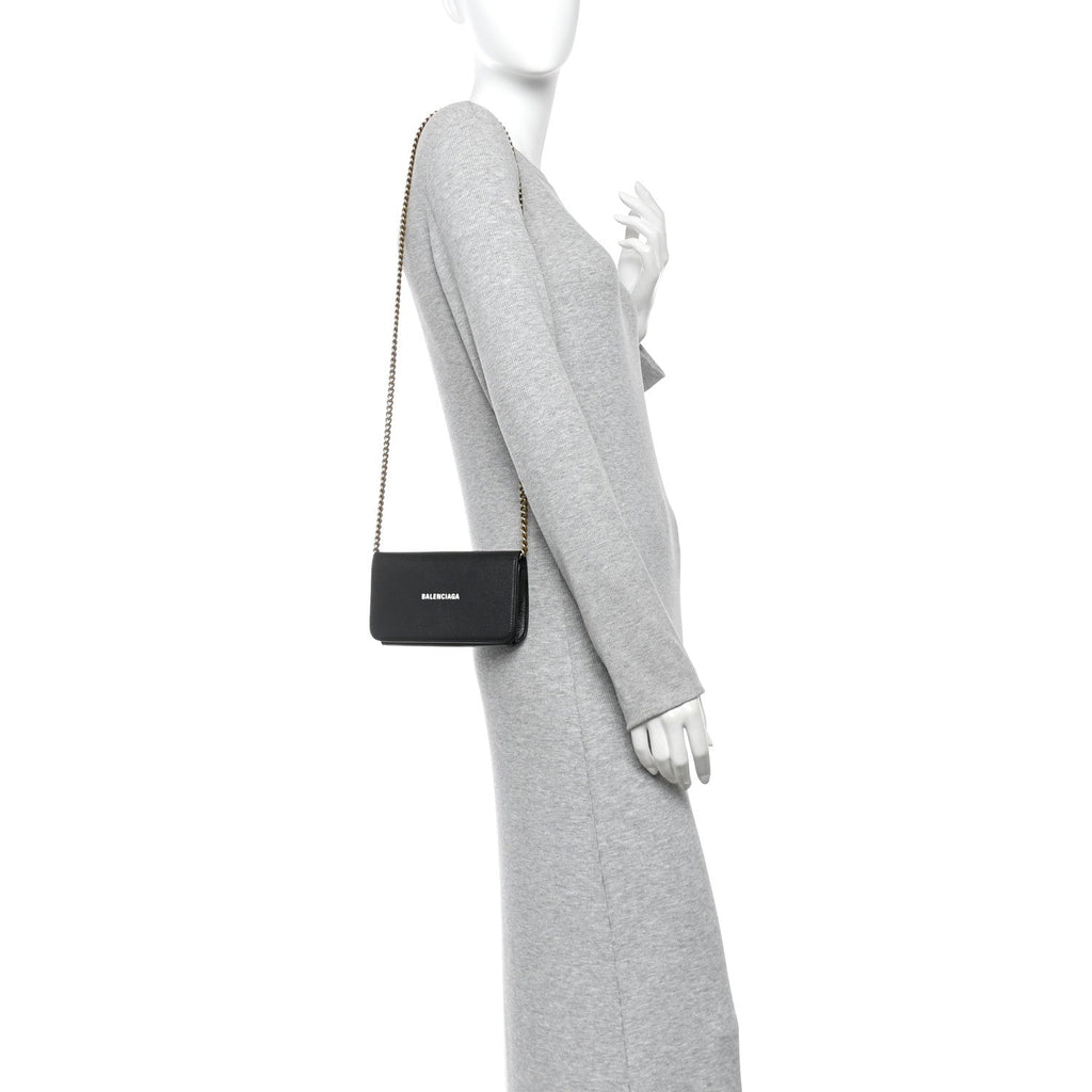 Grained Calfskin Logo Cash Phone Holder Wallet On Chain Black White