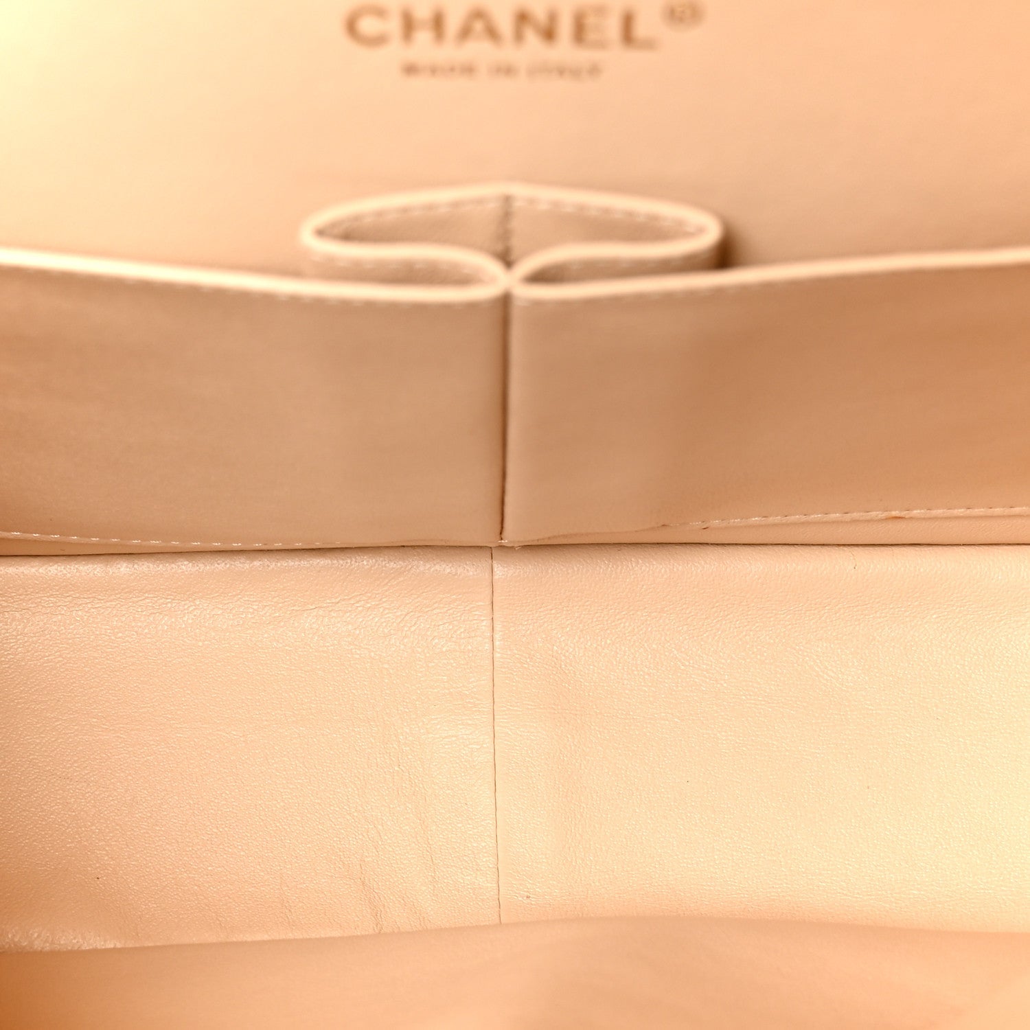 Caviar Quilted Jumbo Double Flap Beige Clair