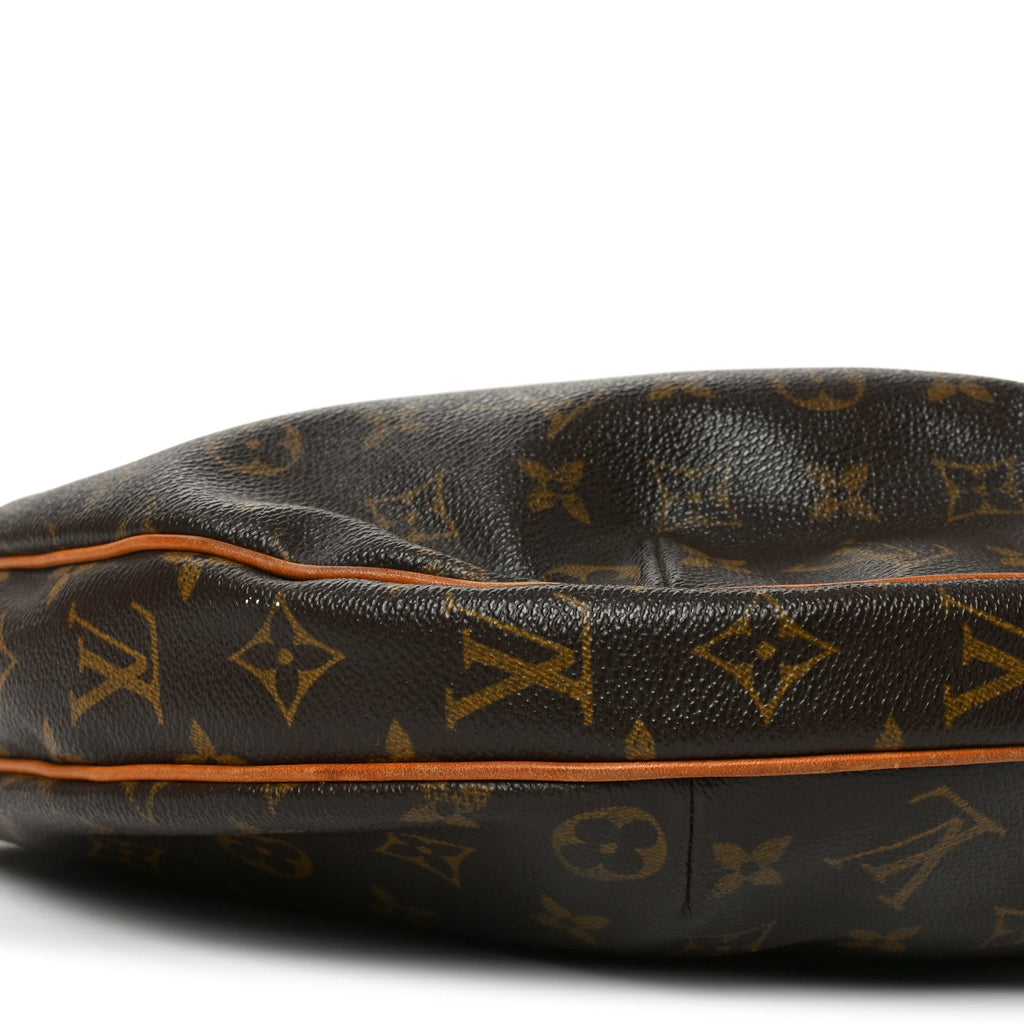 Monogram Croissant MM