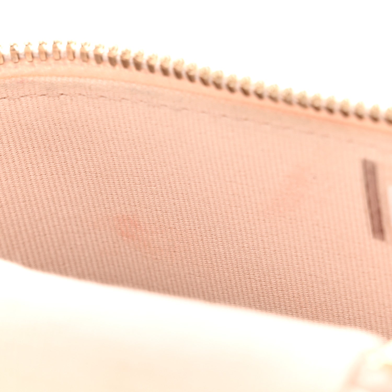 Caviar Quilted Phone Holder With Chain Light Pink