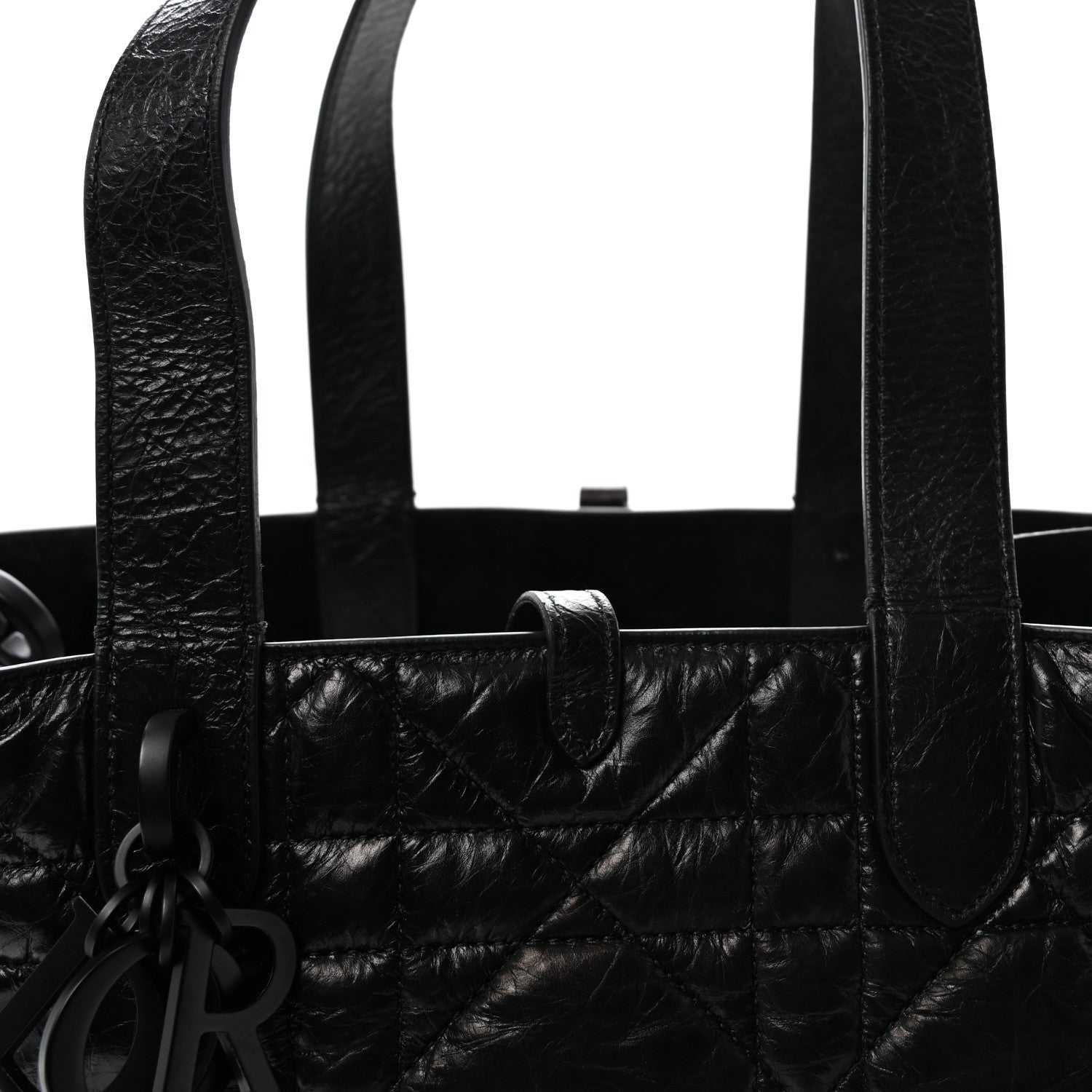 Crinkled Calfskin Macrocannage Medium Toujours Black