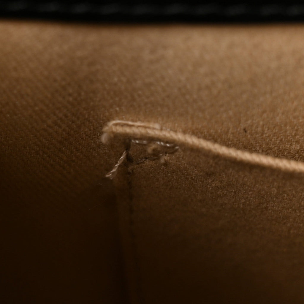 Smooth Calfskin Le Grand Chiquito Black