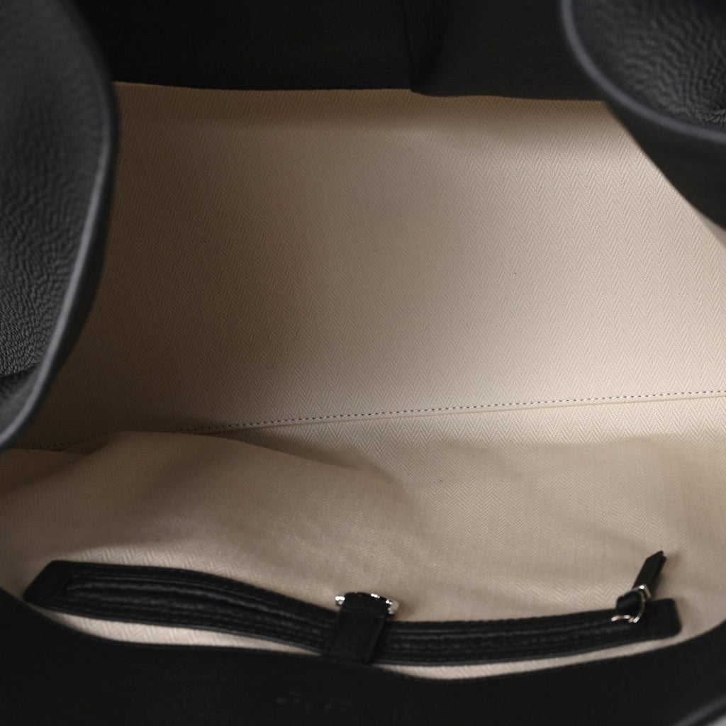 Grained Calfskin Soft Margaux 17 Black