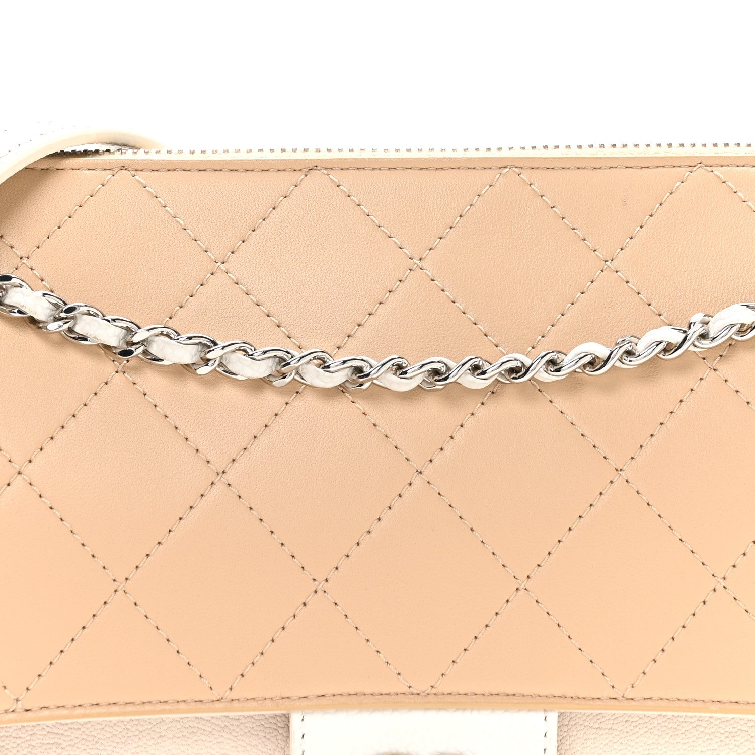 Caviar Goatskin Quilted Magnetic Camera Case Beige White