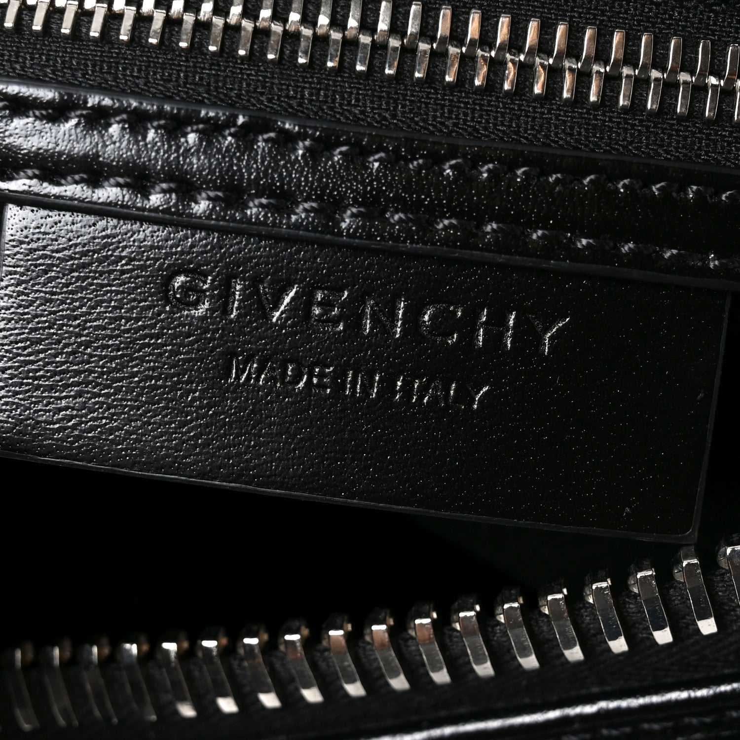 Shiny Lord Calfskin Small Antigona Black