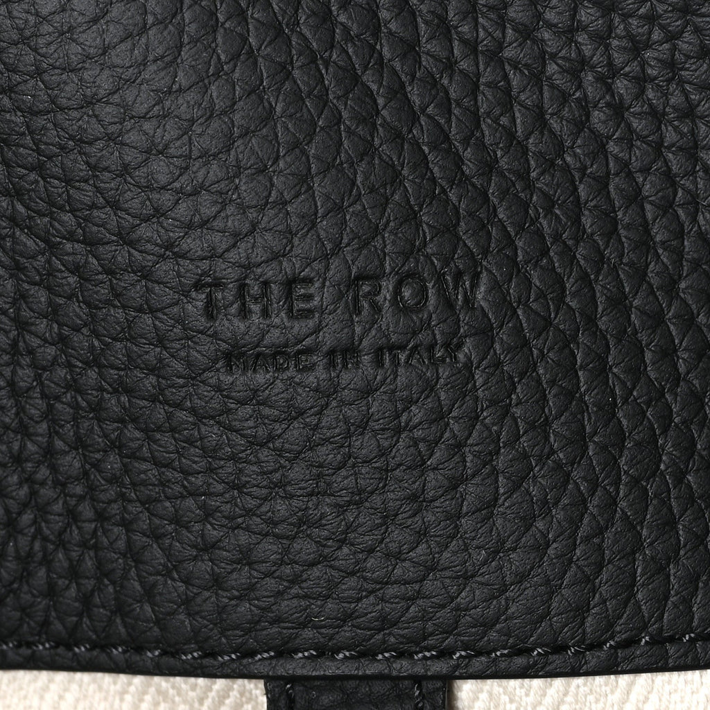 Grained Calfskin Soft Margaux 17 Black