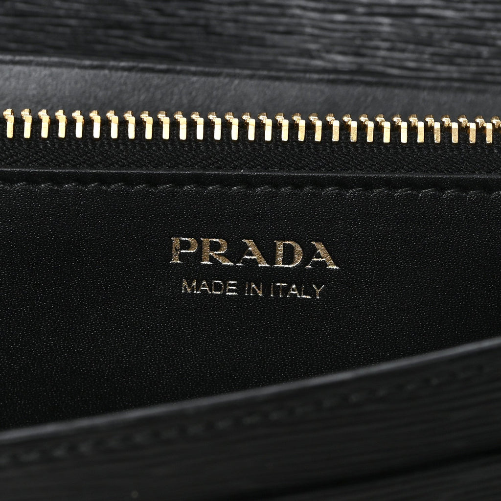 Vitello Move Metal Oro Chain Wallet Black