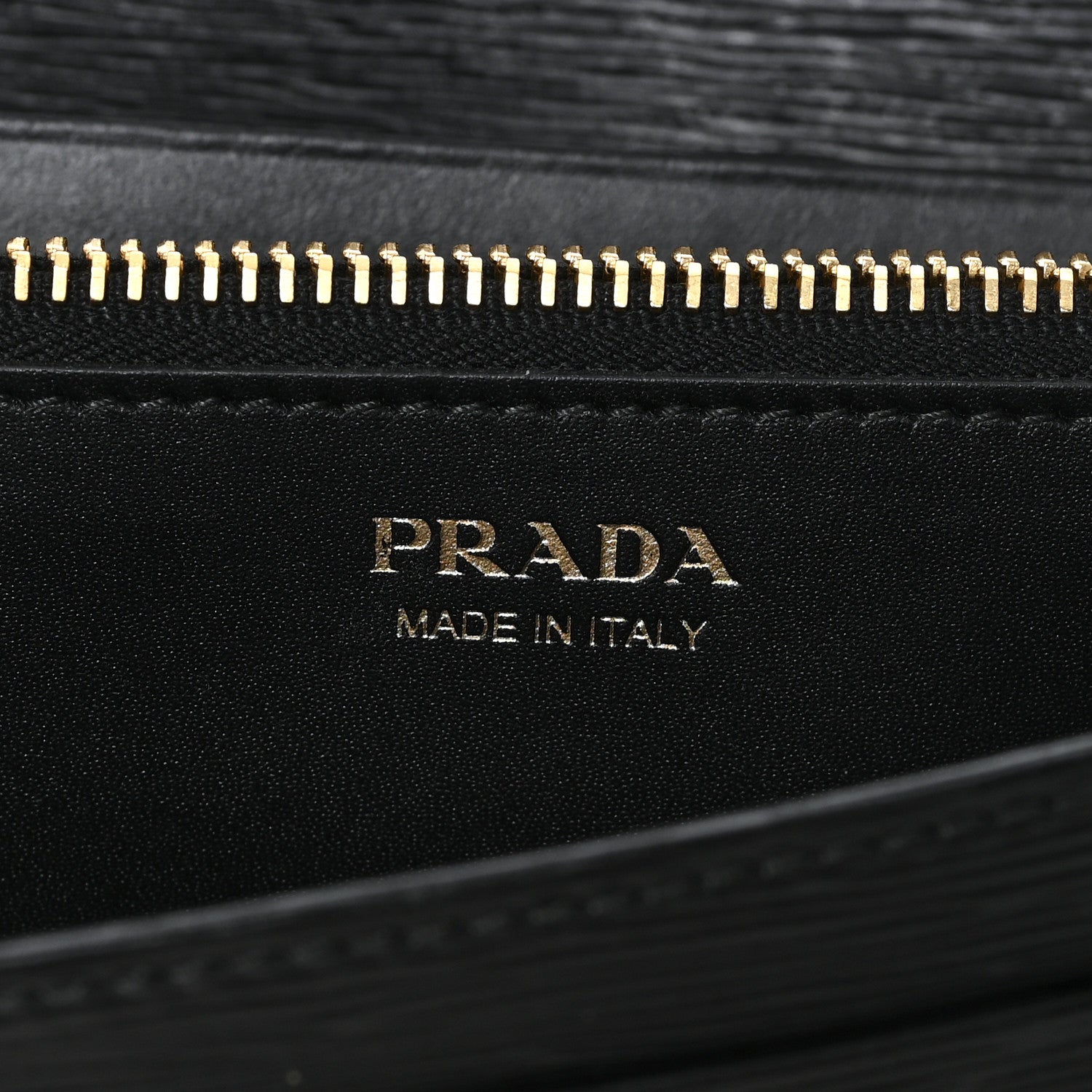 Vitello Move Metal Oro Chain Wallet Black