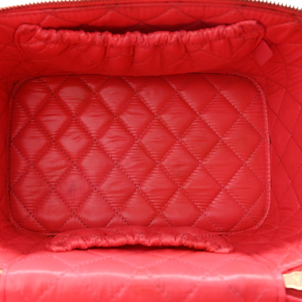 Caviar Quilted Large Vanity Pouch Pink