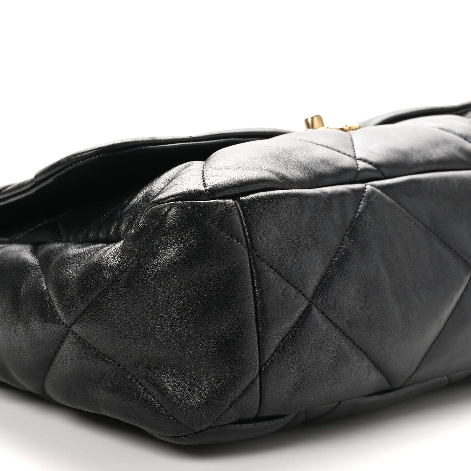 Lambskin Quilted Maxi Chanel 19 Flap Black