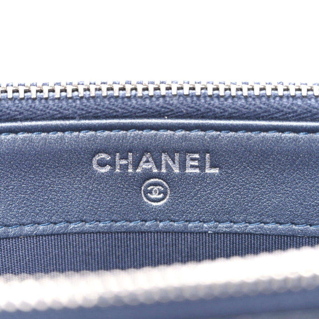 Metallic Caviar Quilted Small Boy Clutch With Chain Navy