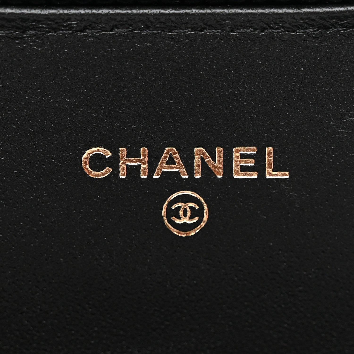Lizard Calfskin Embossed Clutch With Chain Black