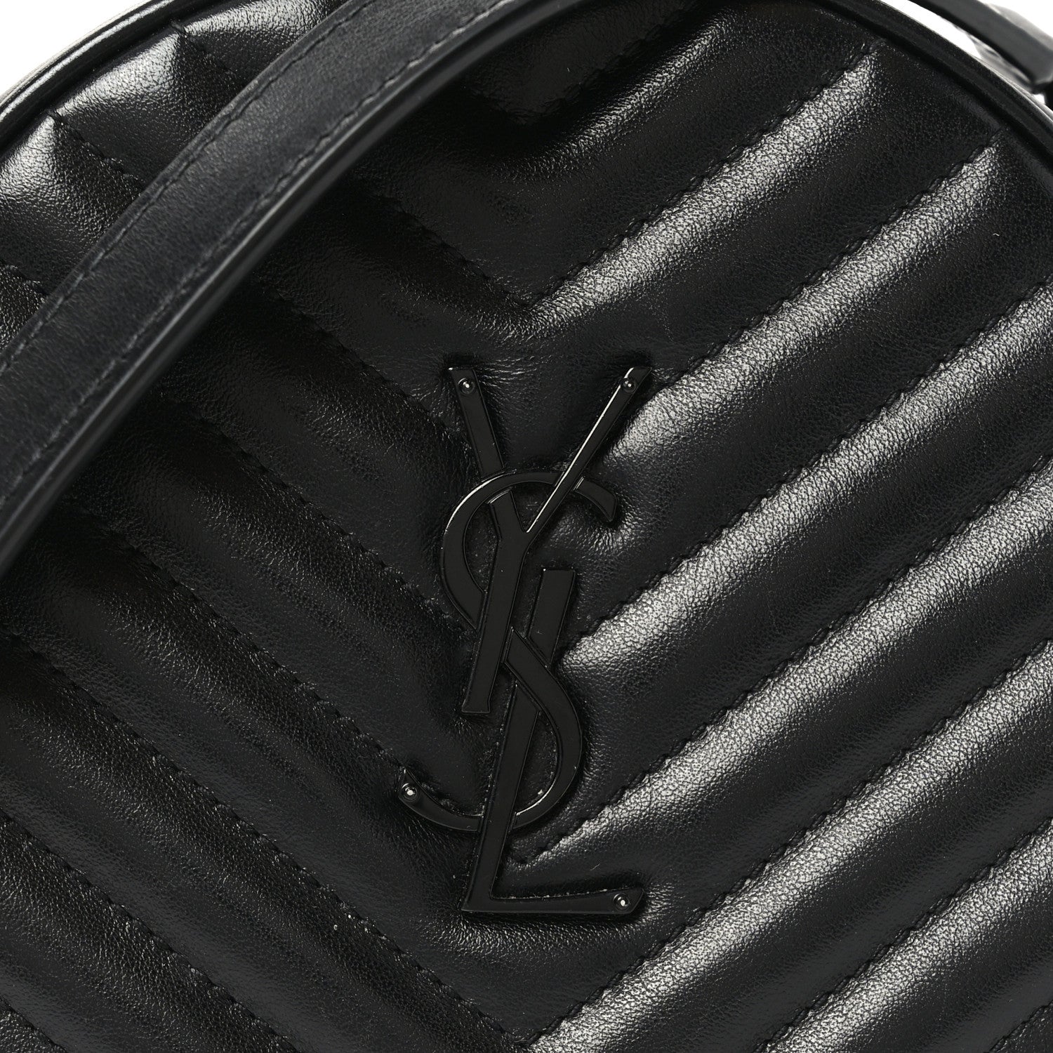 Calfskin Matelasse Chevron Round Vinyle Camera Bag Black
