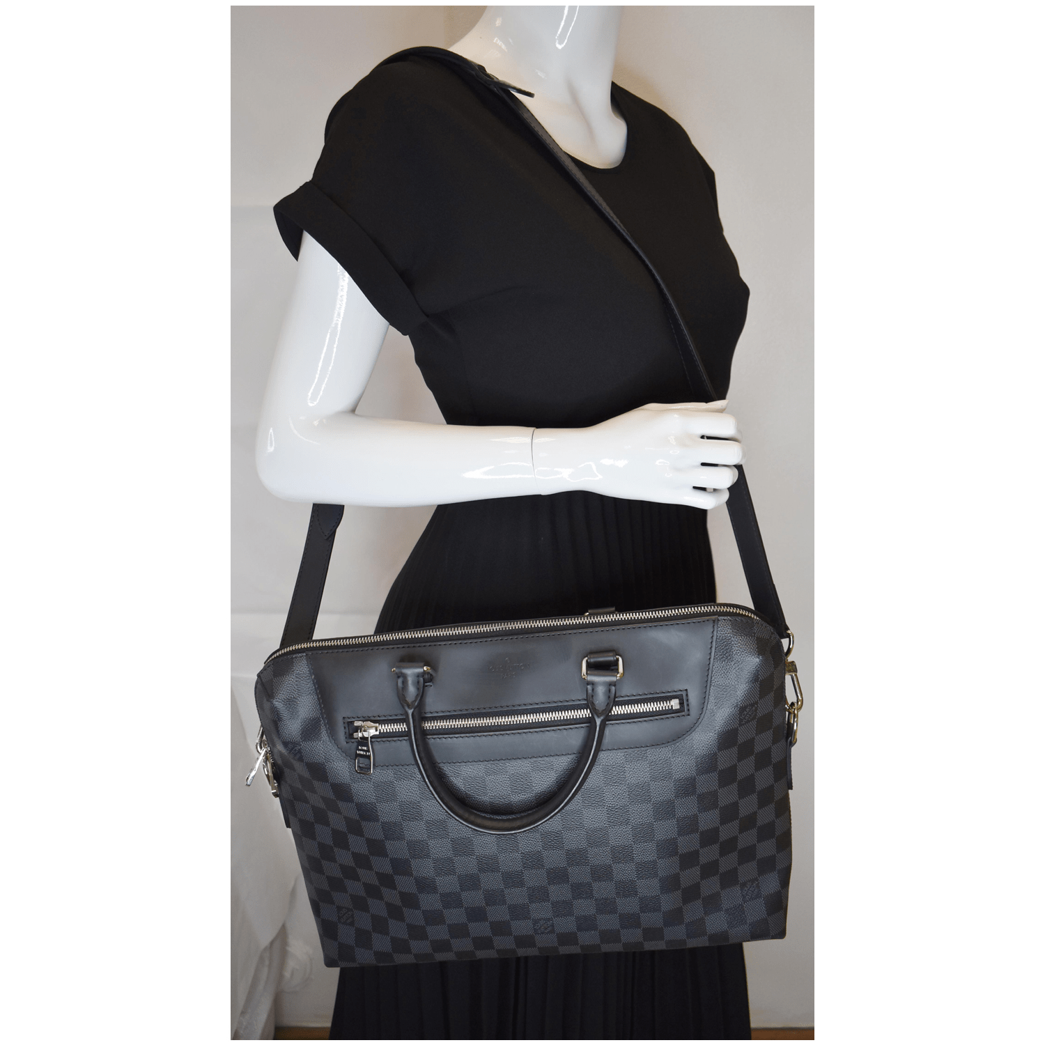 LOUIS VUITTON Porte-Documents Jour Graphite Briefcase Shoulder Bag Black