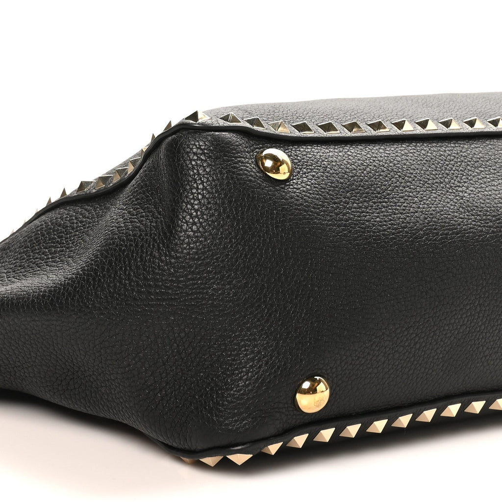 Pebbled Calfskin Medium Rockstud Tote Black