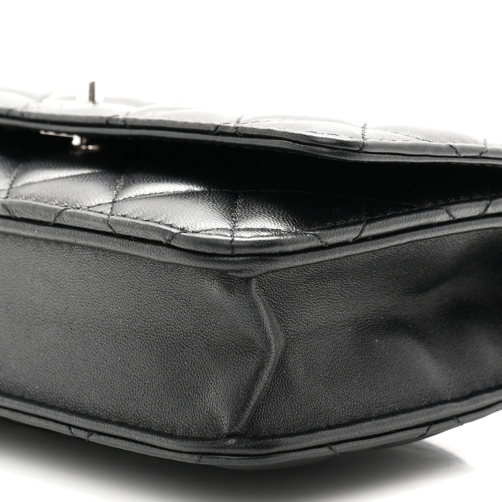 Lambskin Quilted CC Turnlock Wallet On Chain WOC Black