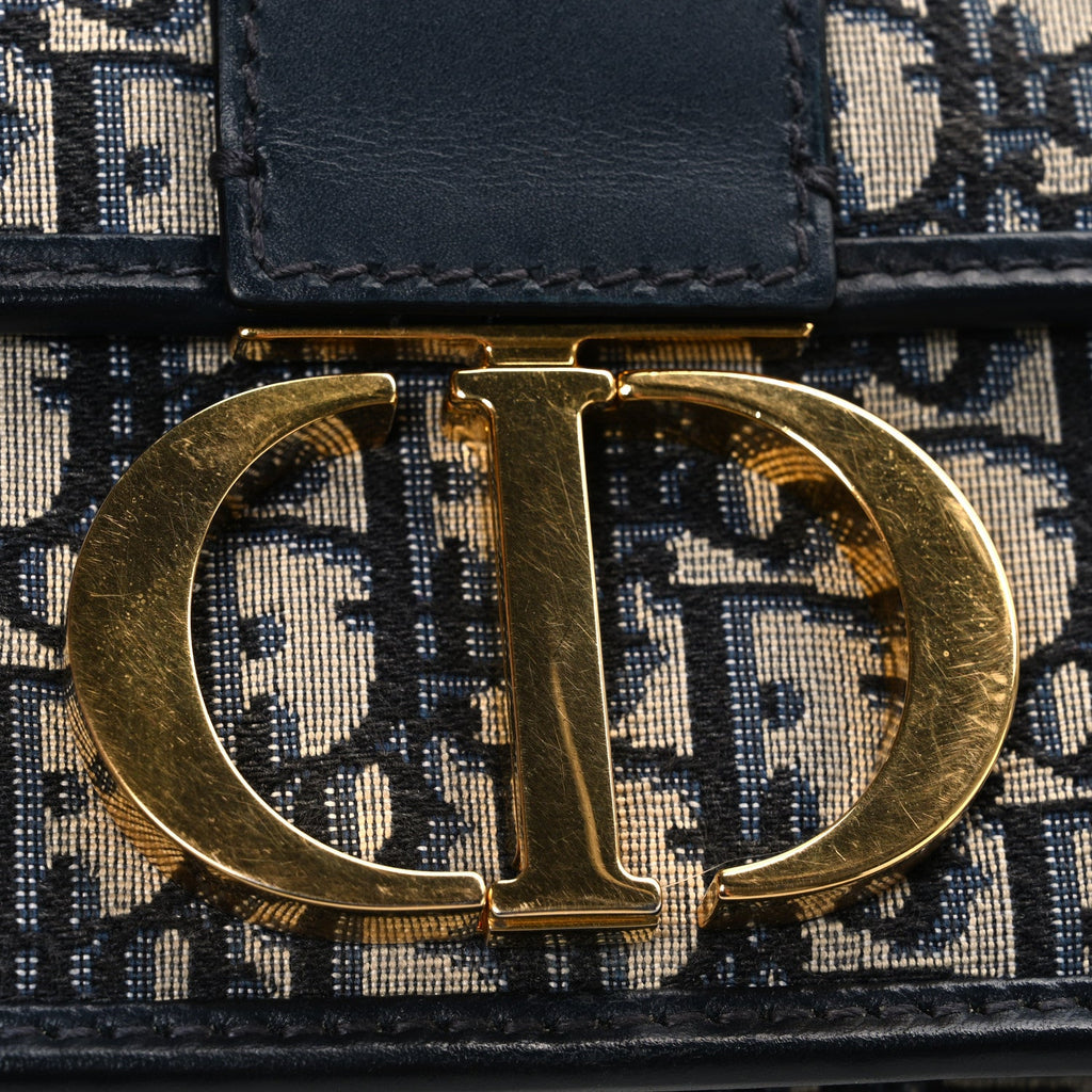 Oblique 30 Montaigne Flap Bag Blue