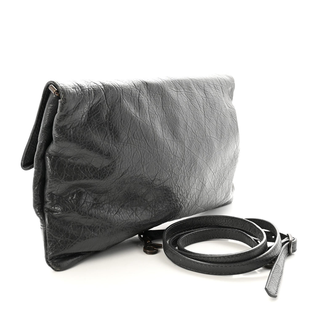 Agneau Classic Hardware Envelope Strap Clutch Gris Fossile