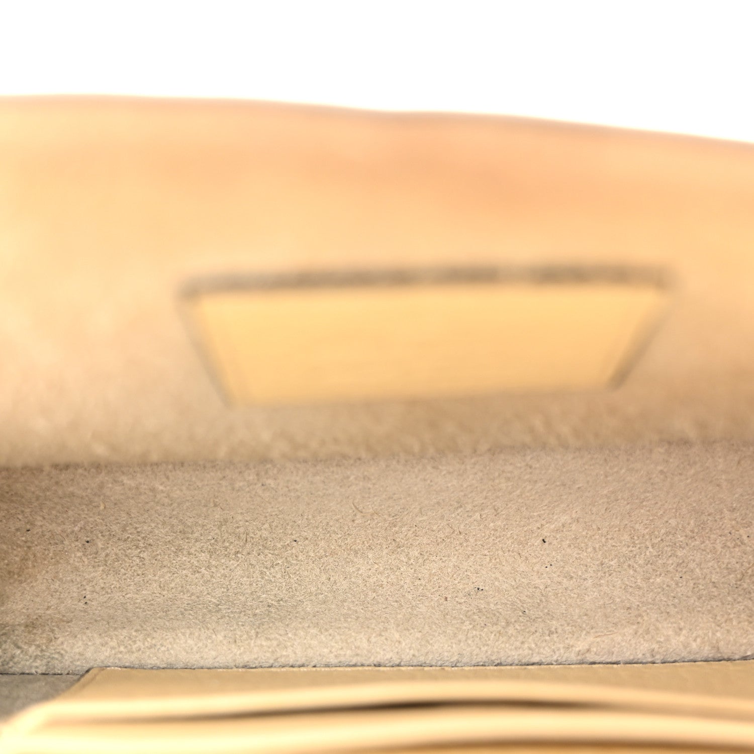 Vitello Rockstud Envelope Wallet on Chain Ivory